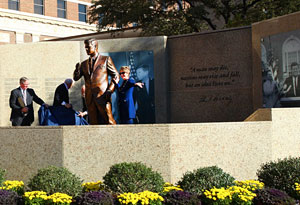 JFK statue