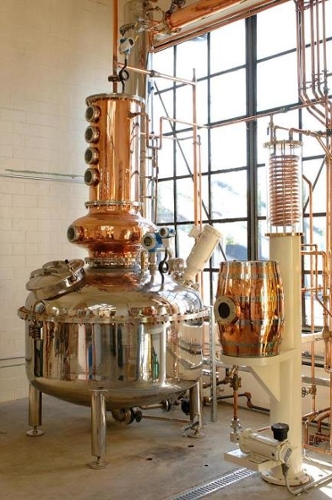 A 250 US gallon batch distillation system